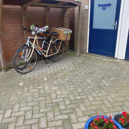 Villa Knuusje: Knus En Gastvrij! Vrouwenpolder Exterior foto